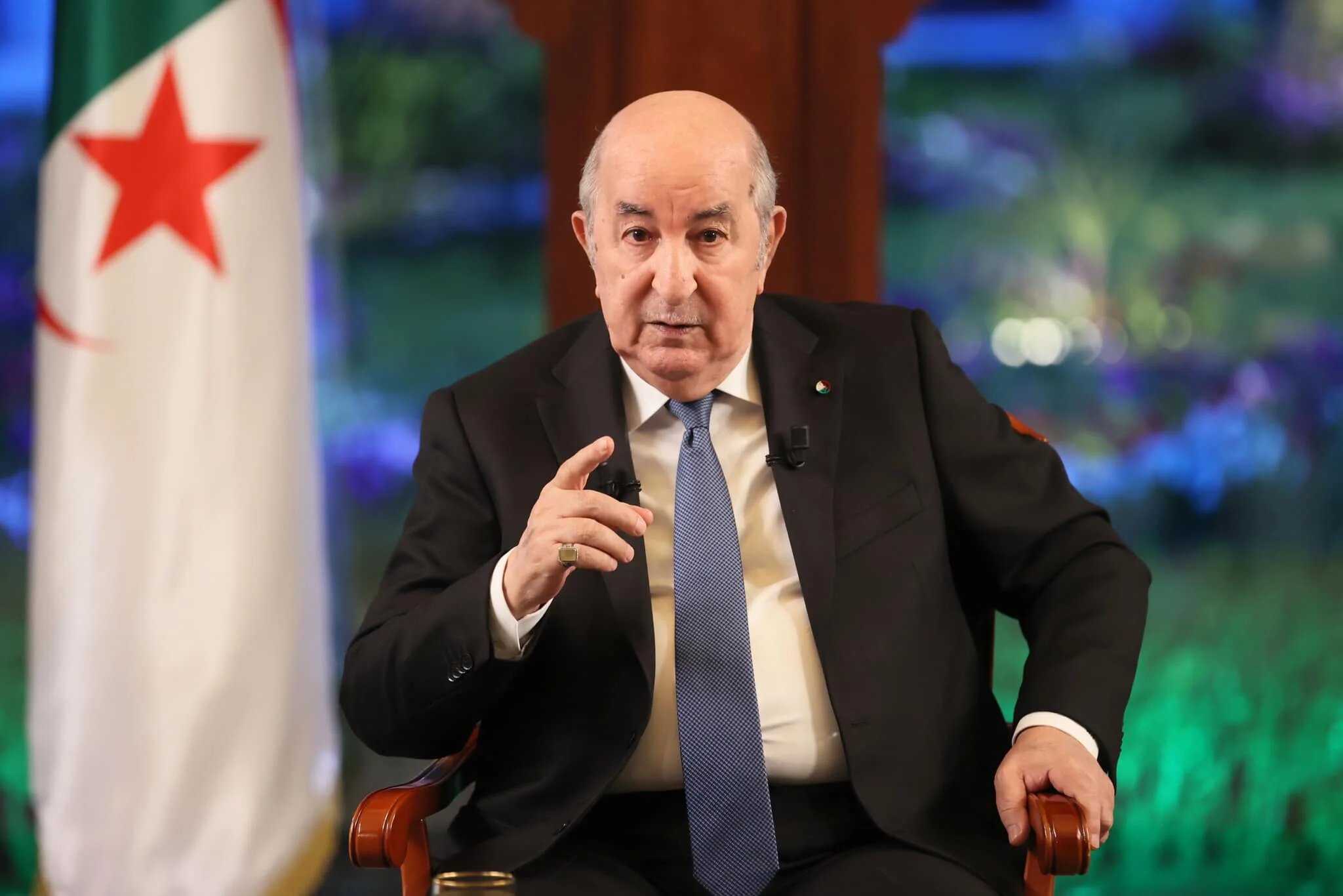 Abdelmadjid Tebboune a lancé : « [l’Algérie] ne plie jamais », elle souhaite « la cohabitation pacifique avec toutes les nations » mais pour ceux qui la provoquent, « la patience a des limites » (Facebook/AlgerianPresidency)