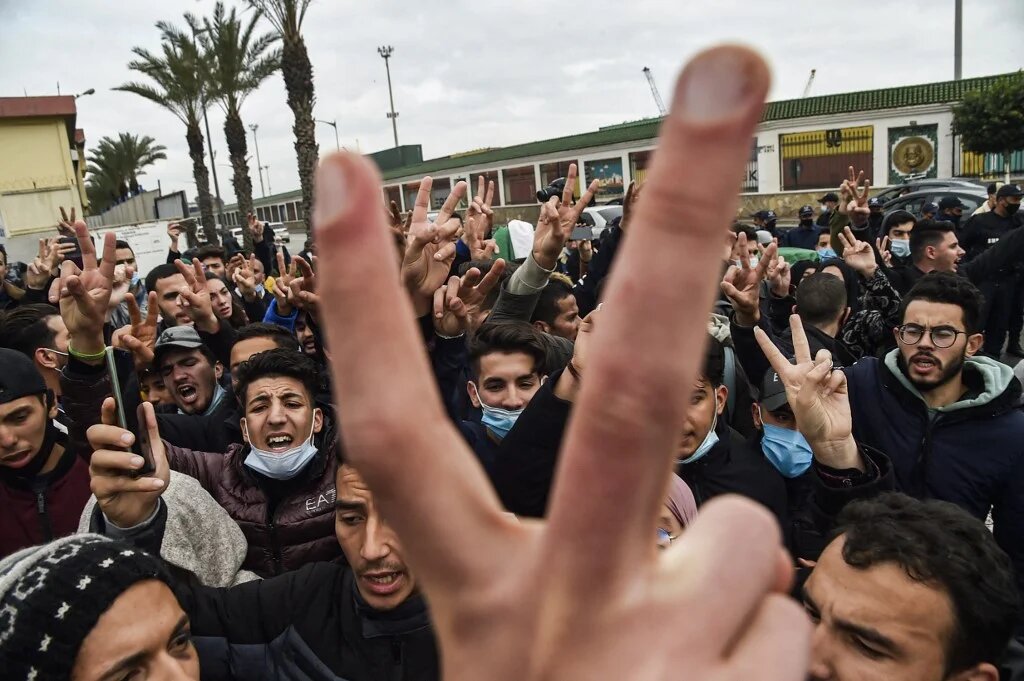 Les partis politiques tentent de rebondir après la reprise en main du système post-hirak (AFP/Ryad Kramdi)