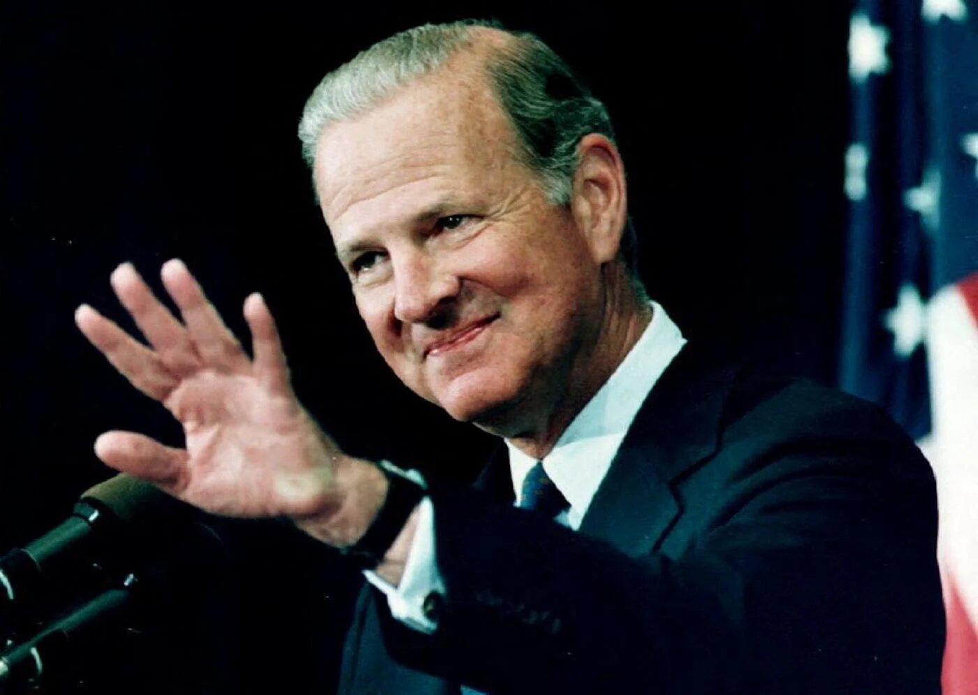 Alors secrétaire d’État américain, James Baker déclara à l’AIPAC en 1989 : « Pour Israël, le moment est venu de mettre de côté, une fois pour toutes, la vision irréaliste d’un Grand Israël » (AFP)