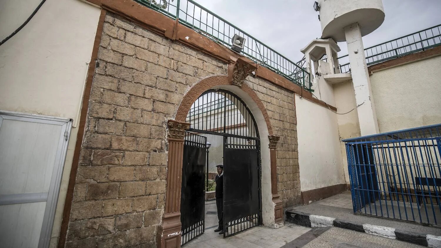 According to the Arabic Network for Human Rights Information, the total number of political prisoners in Egypt in March 2021 was 65,000.