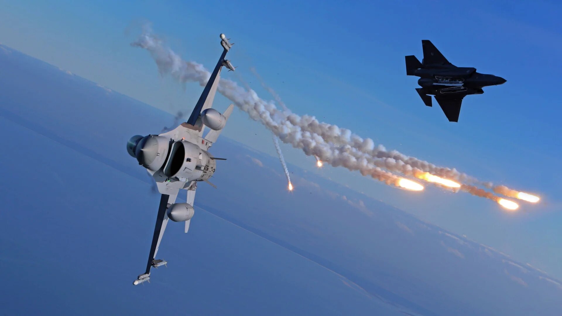 A F-16 fighter aircraft of the Polish Air Force during an exercise with F-35A of the Dutch Air Force over the Bay of Gdansk, Poland (Reuters/file photo)