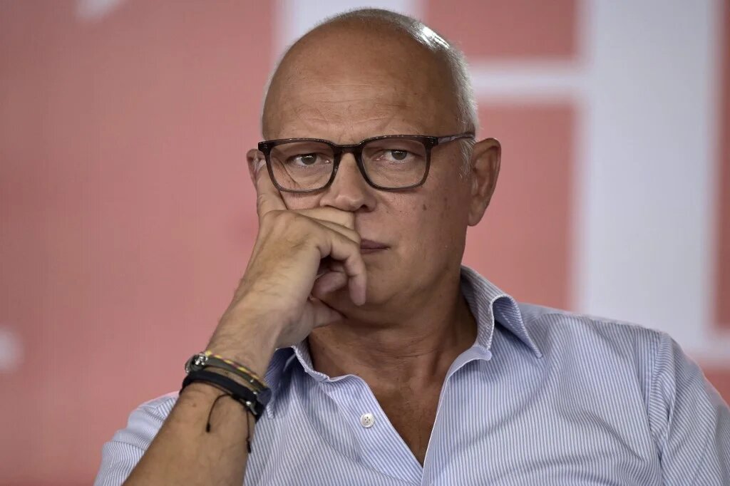 Édouard Philippe participe à un débat lors de la Fête de l’Humanité, au sud de Paris, le 17 septembre 2023 (AFP/Julien de Rosa)