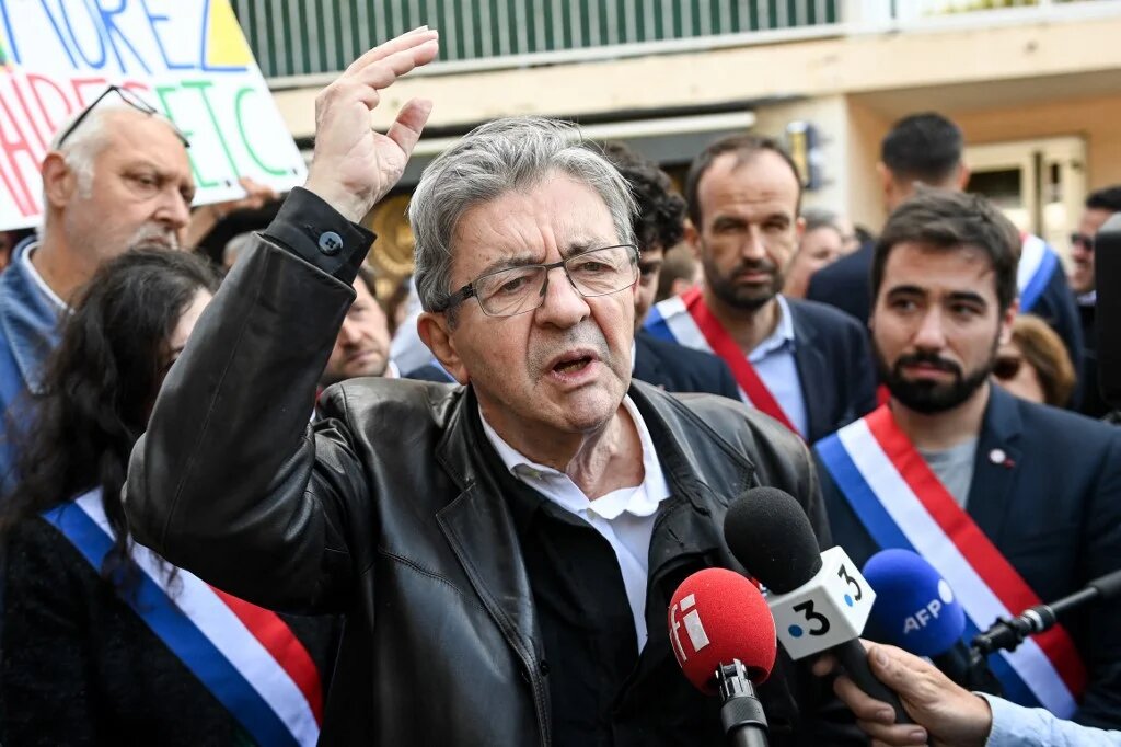 En ne prenant pas clairement partie pour Israël, Jean-Luc Mélenchon a été attaqué par la Première ministre Elizabeth Borne (AFP/Sébastien Salom-Gomis)