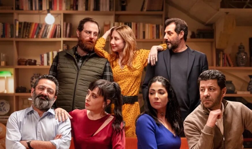 Cette intrigue a déjà fait le succès de plusieurs remakes du film italien d’origine, tant le suspense et l’attente de la catastrophe imminente tiennent en haleine le spectateur. Un pari réussi vu l’audimat déjà réalisé par la dernière version que propose Netflix (capture d’écran)