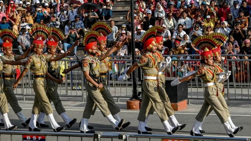 Indian border security forces take part in a military ceremony at the Pakistani border on 25 April 2025 (Narinder Nanu/AFP)