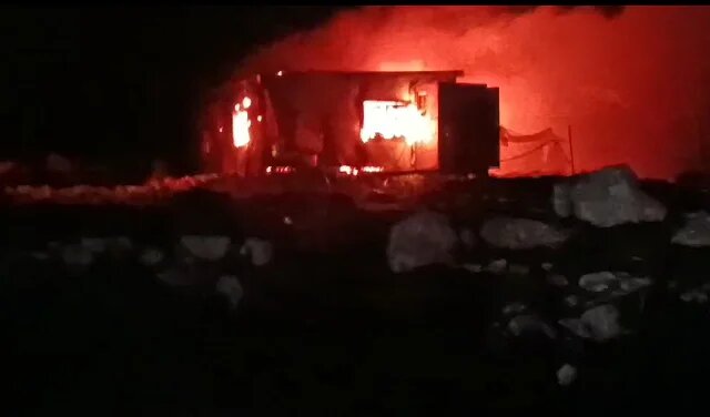 Settlers set fire to Palestinian property in the Khallat al-Sidra community north east of occupied Jerusalem, 28 January, 2026 (X/Screenshot)