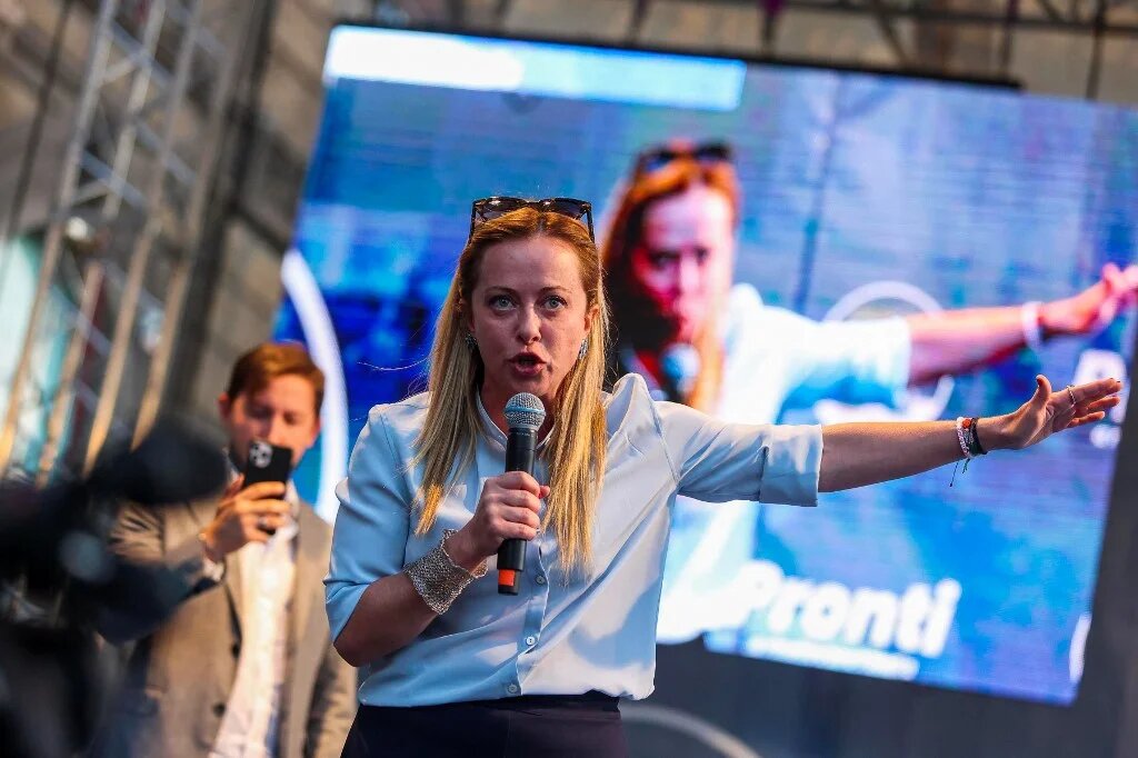 Giorgia Meloni, décrite idéologiquement plus proche d’Éric Zemmour que de Marine le Pen, pourrait devenir la première cheffe de gouvernement d’un pays fondateur de l’Europe communautaire à la tête d’un parti post-fasciste (AFP/Igor Petyx)