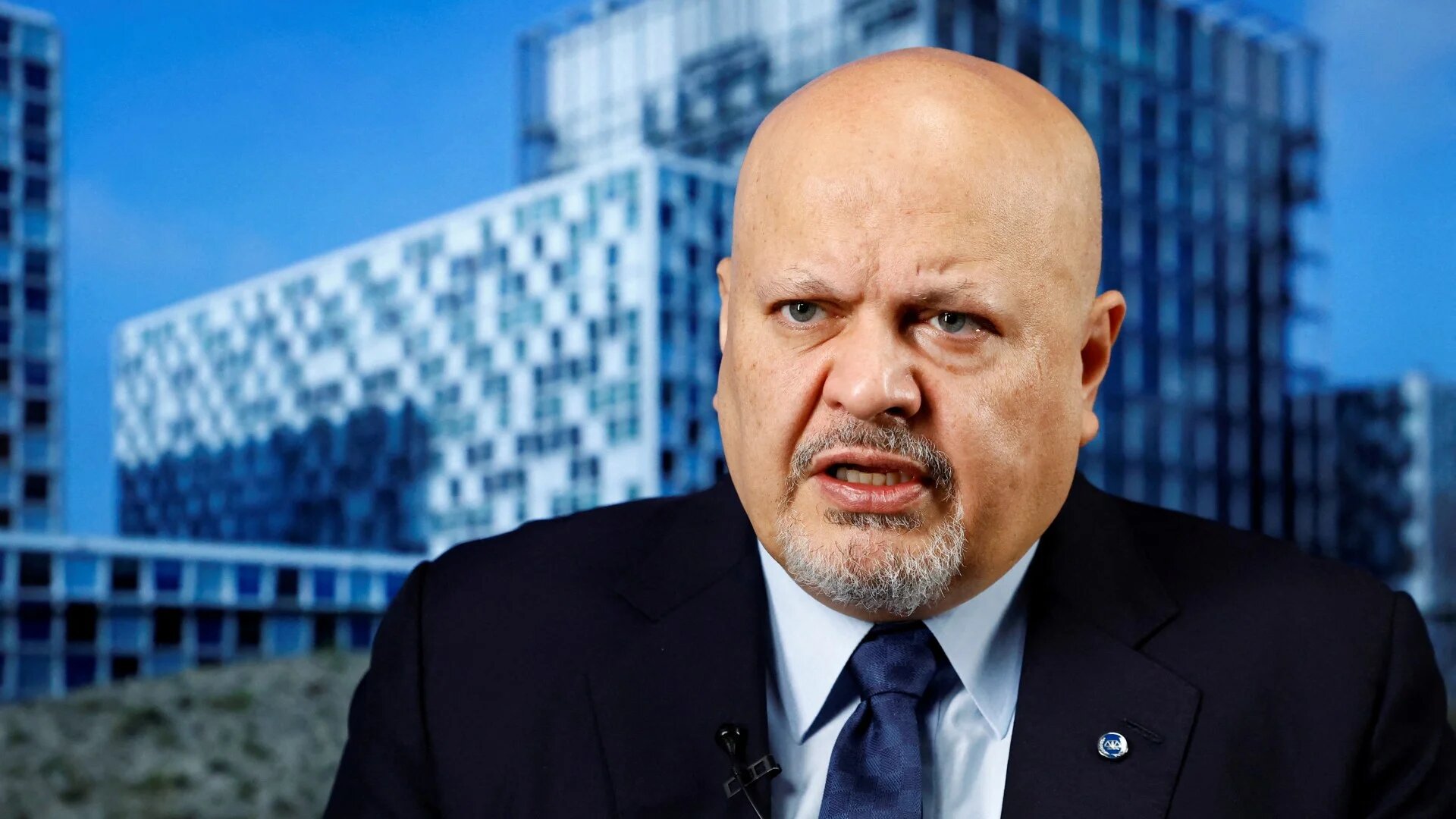 FILE PHOTO: International Criminal Court (ICC) Prosecutor Karim Khan talks during an interview with Reuters in The Hague, Netherlands January 16, 2025. REUTERS/Piroschka van de Wouw/File Photo