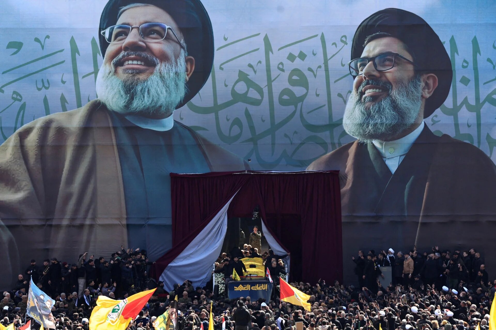 Mourners gather during a public funeral ceremony for late Hezbollah leaders Hassan Nasrallah and Hashem Safieddine (Reuters/Thaier Al-Sudani)