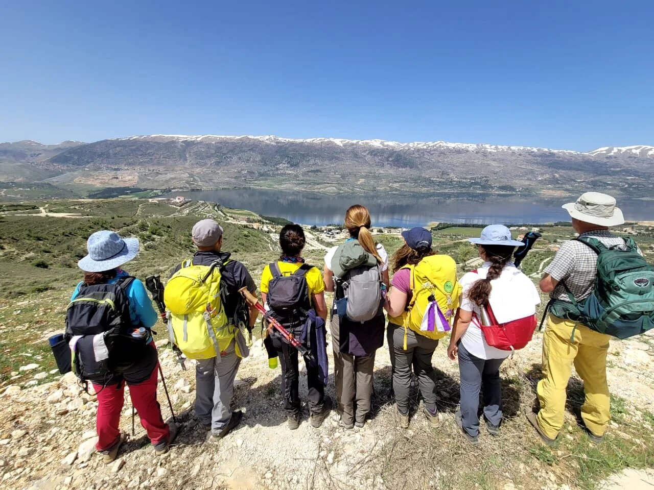 Le Liban n’est pas a priori un pays de randonneurs. Mais depuis la création du LMT en 2005, leur nombre augmente : on compterait 150 groupes, certains purement associatifs, d’autres 100 % commerciaux (Facebook/Lebanon Mountain Trail Association)