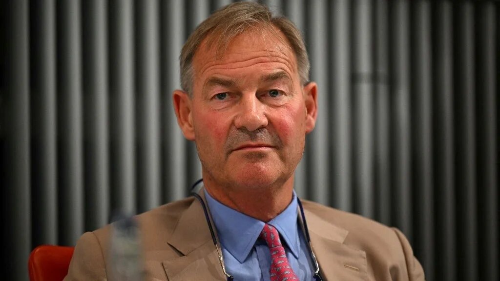 Rupert Lowe MP ordered his gamekeeper to shot his 17-year-old dog