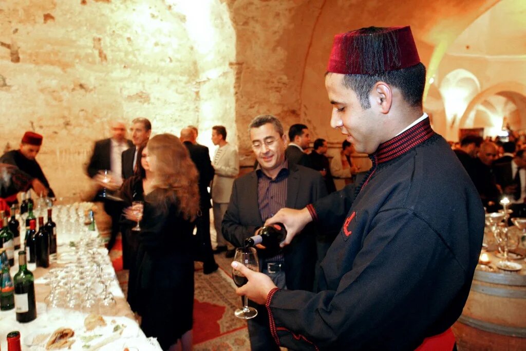 Le ministre de la Justice marocain a déclaré : « On dit aux gens : n’achetez pas d’alcool mais payez quand même la taxe ». (AFP/Fadel Senna)