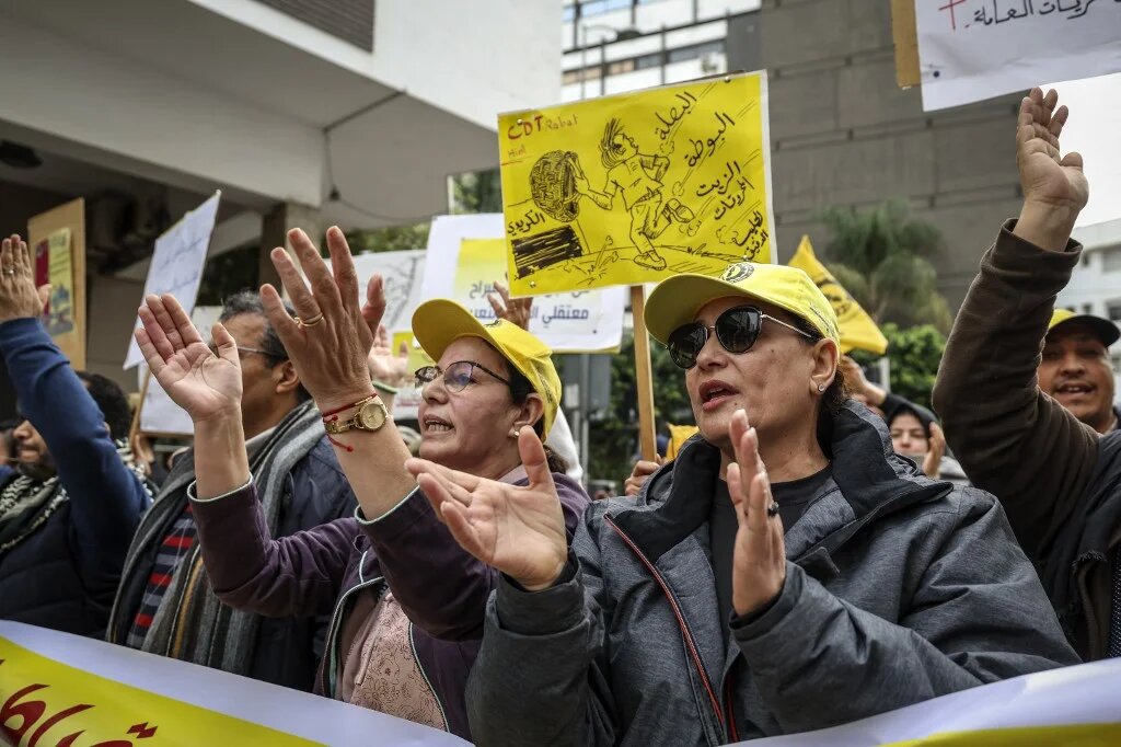 Manifestation de la Confédération démocratique du travail (CDT) contre la cherté de la vie, à Rabat, le 19 février 2023 (AFP/Fadel Senna)