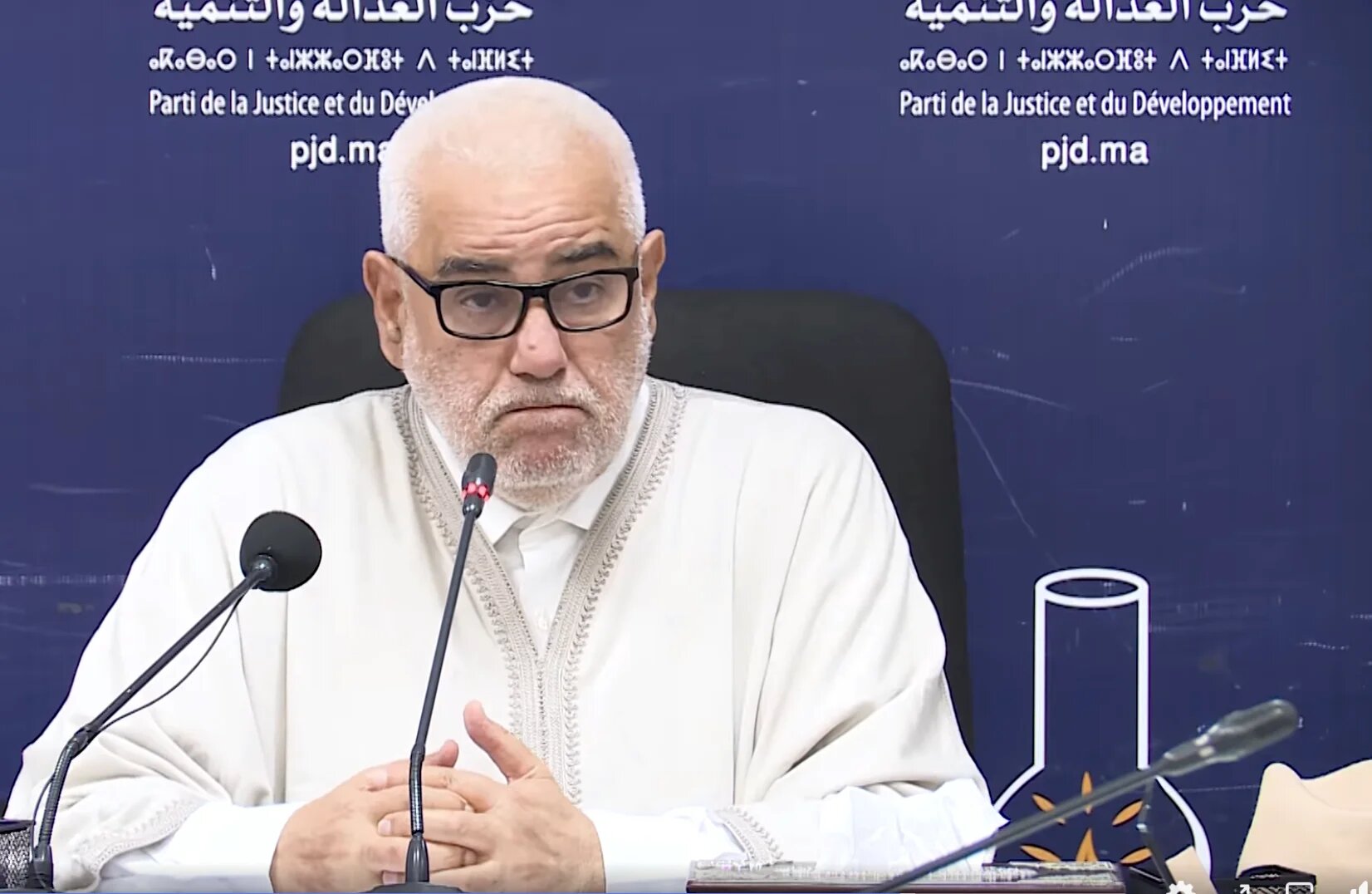 Abdelilah Benkirane prononce un discours aux militants de son parti, le PJD, le 10 juin 2023 (capture d’écran/Facebook @Benkiranab)