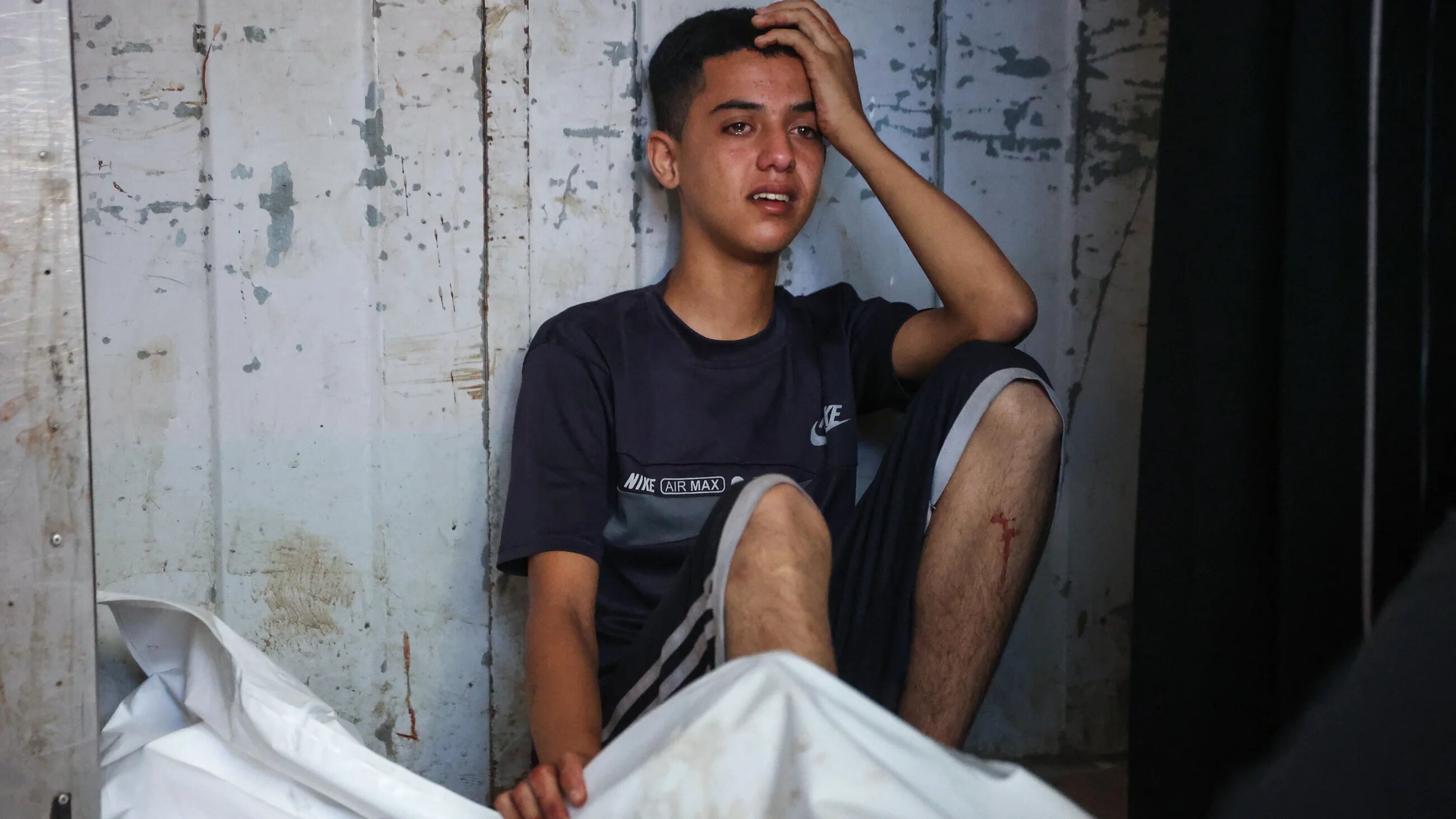 A Palestinian mourns a relative killed in Israeli attacks on Gaza City on 2 September 2025 (AFP/Omar al-Qattaa)