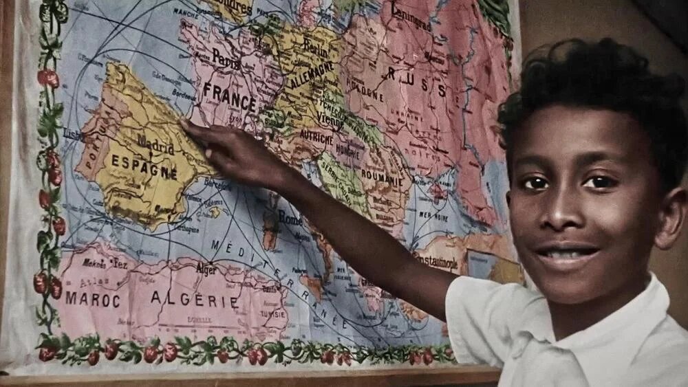 Une des lignes directrices du programme consiste à réduire la décolonisation à une somme de souffrances individuelles (capture d’écran/France TV))