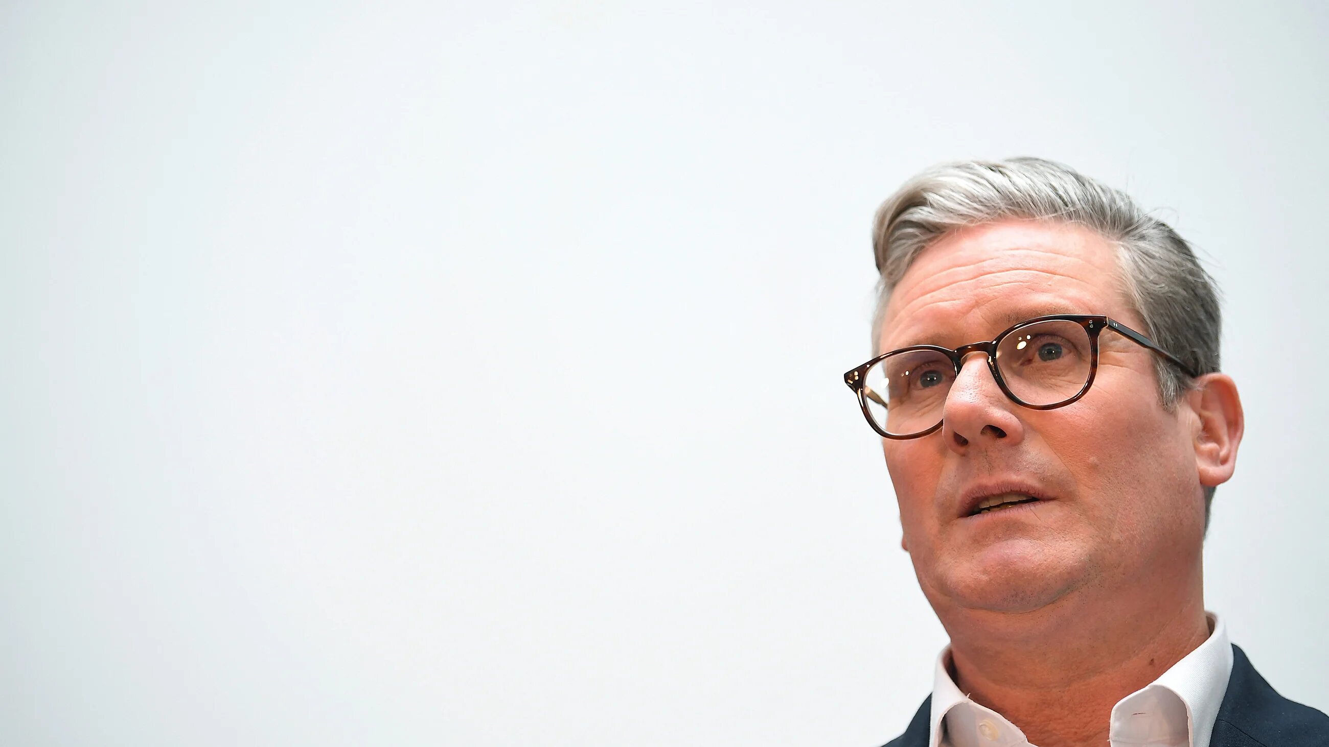 Labour leader Keir Starmer has sparked outrage by claiming that the government is not deporting Bangladeshi migrants (AFP)