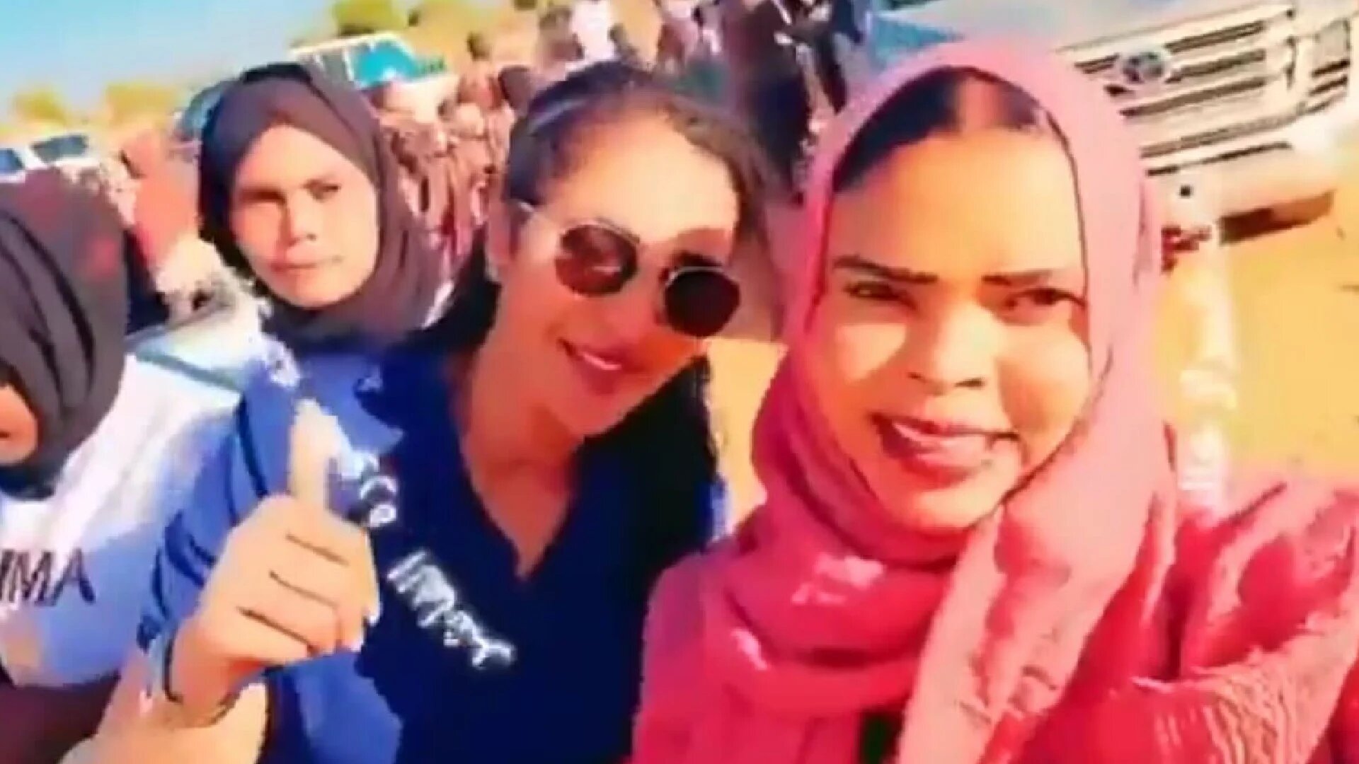 Sky news presenter Tsabih Mubarak poses with an RSF officer in El-Fasher, Sudan, on 9 November 2025 (Screengrab/TikTok)