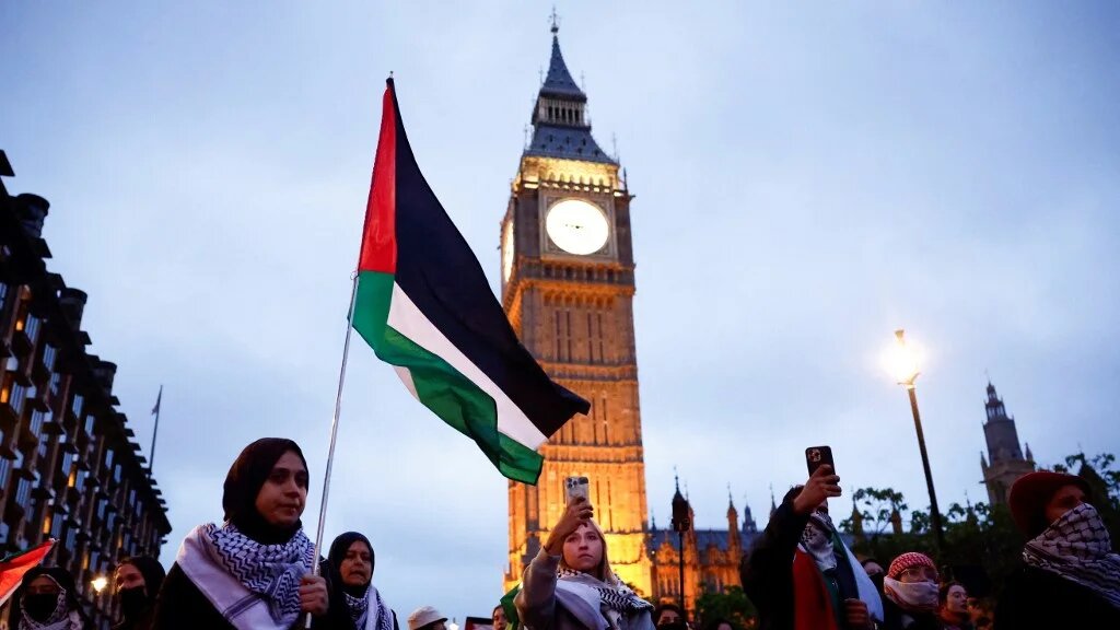 Pro-Palestinian supporters march in London on 28 May 2024 (Benjamin Cremel/AFP)