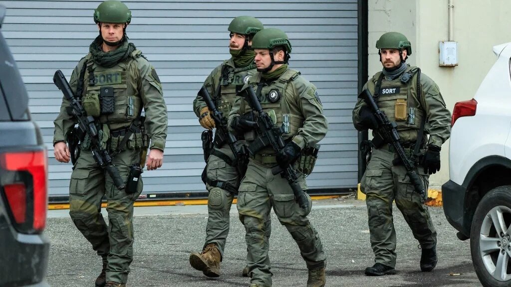 Agents with the Federal Bureau of Prisons arrive at the New York detention centre where Venezuela’s ousted president, Nicolas Maduro, is being held on 5 January 2026 (Kena Betancur/AFP)