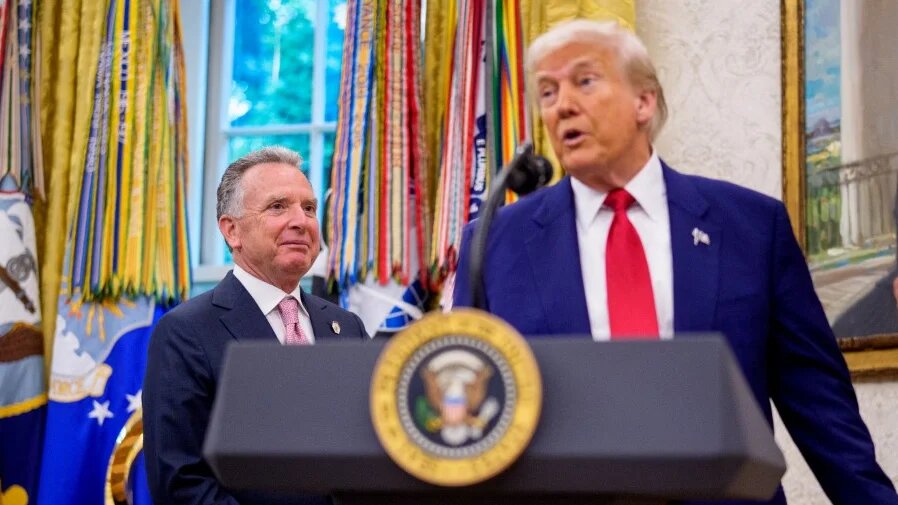 US President Donald Trump and his Middle East envoy, Steve Witkoff, are pictured in Washington, DC, on 28 May 2025 (Andrew Harnik/Getty Images/AFP)