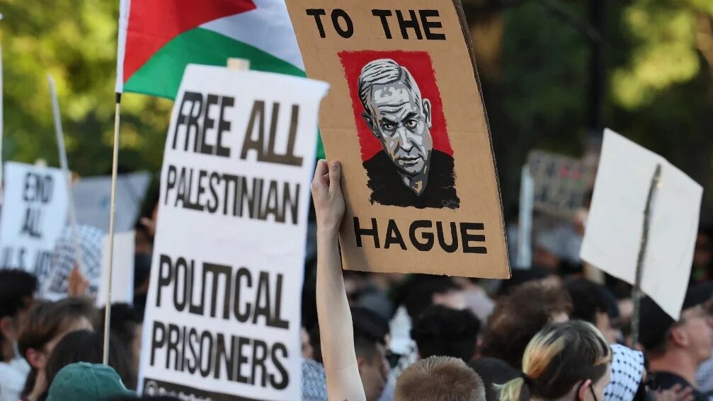 People demonstrate against the Gaza war in front of the White House in Washington, DC, on 5 October 2024 (Ting Shen/AFP)