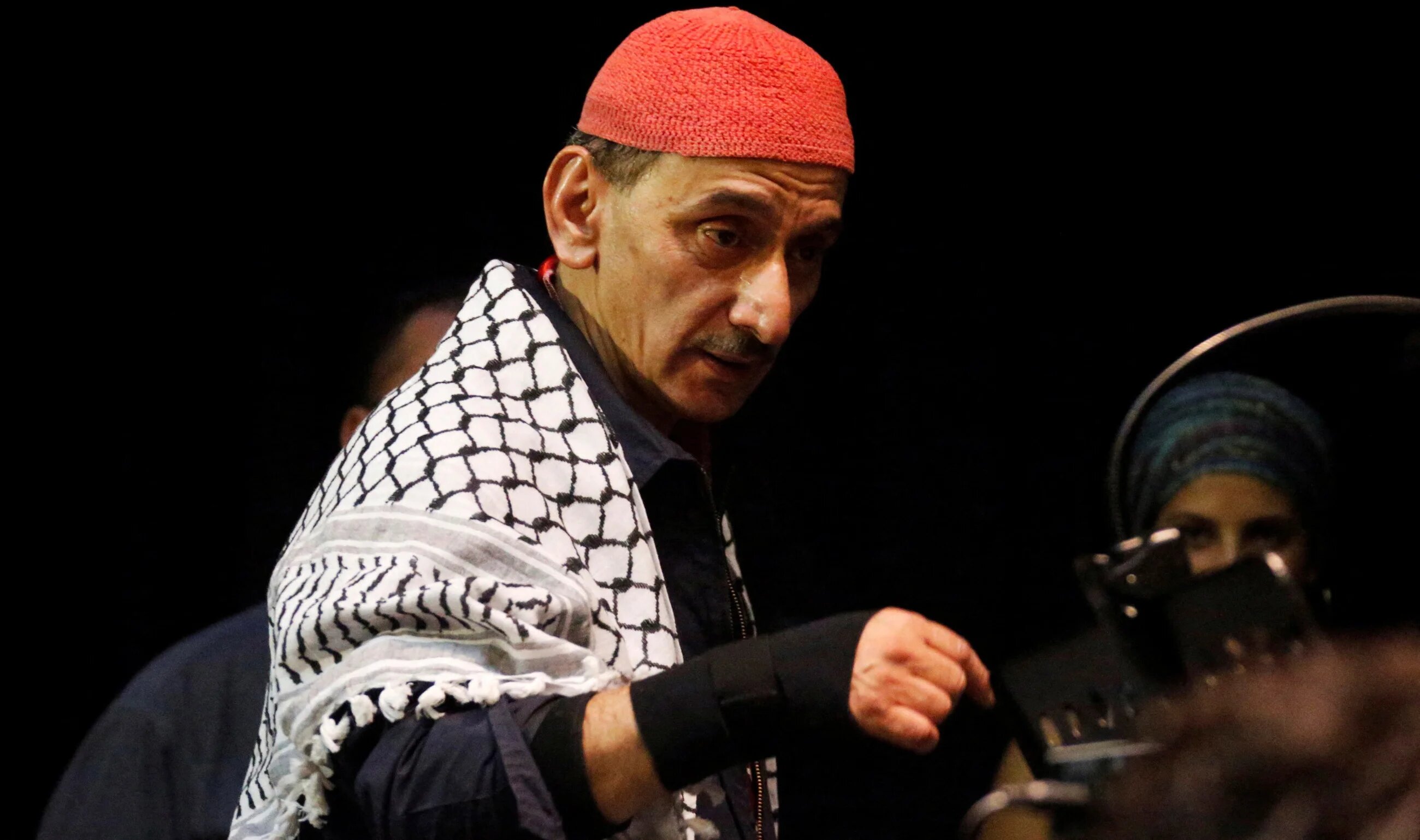 Lebanese musician and composer Ziad Rahbani performs in Saida, southern Lebanon, on 9 October 2014 (Reuters)