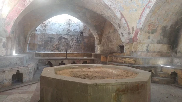 The Nouri Hammam is a neglected landmark in Tripoli (MEE/Ali Harb)