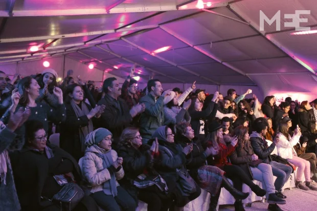The audience enjoys a live performance at Sicca Jazz Festival (MEE/Eric Reidy)