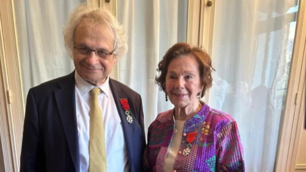 Mourad (R) and Lebanese-French writer Amin Maalouf (L) wear the Legion d'Honneur medal on Tuesday 8 April.
