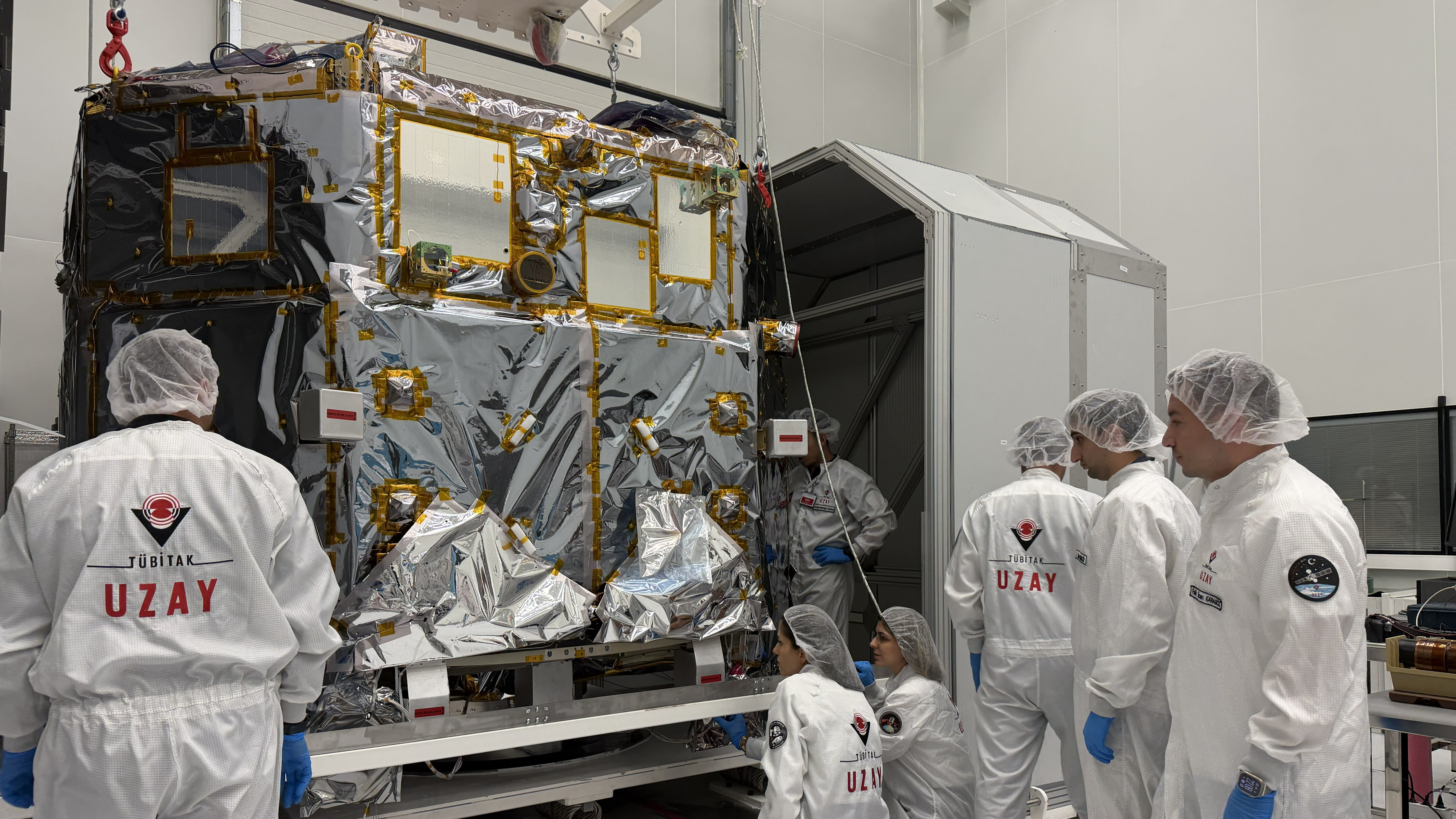 Turkish engineers building equipment for Turkey's upcoming lunar mission (Tubitak Uzay)