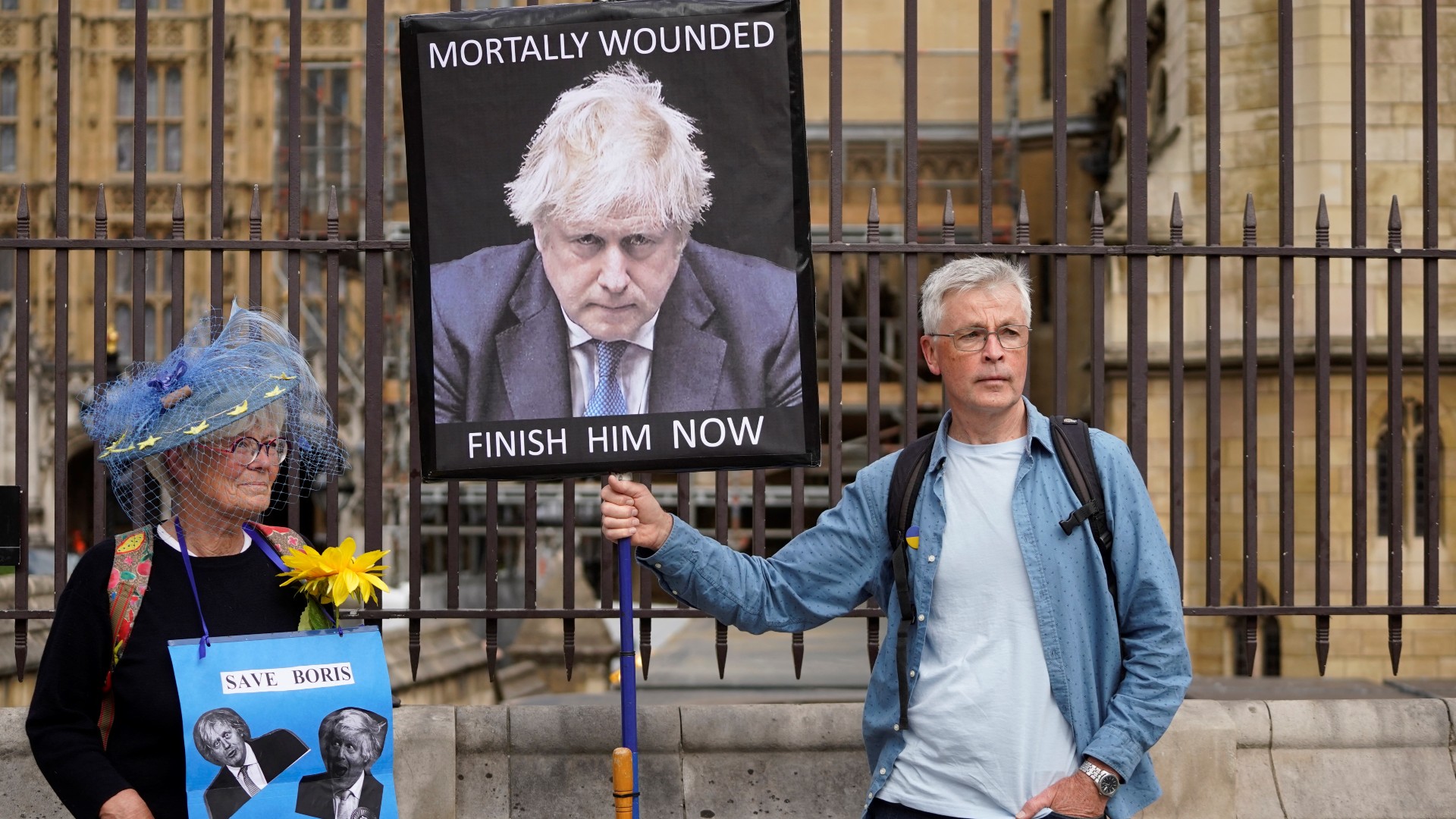 Protesters call for Boris Johnson resignation on 6 June, 2022 (AFP)